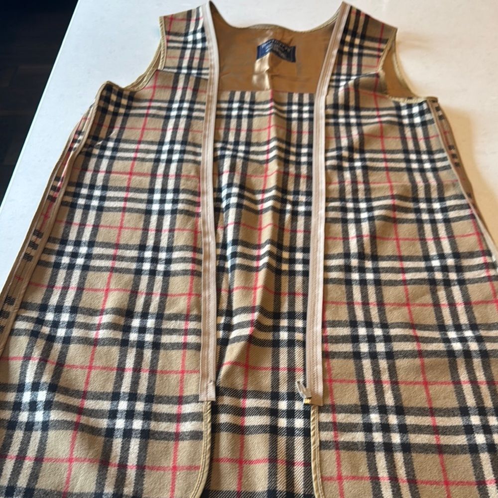 Burberry nova check zip in-liner excellent condition see measurements 12-14 app.